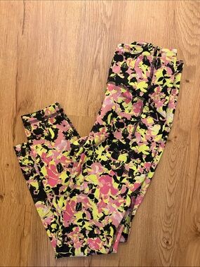 Lululemon Swift Speed High Rise 25’ (excellent condition; size 4)